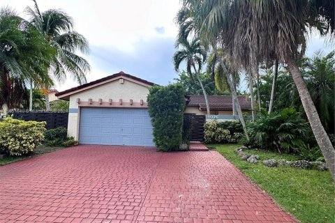 Casa en venta en Miami, Florida, 4 dormitorios, 180.97 m2 № 1348378 - foto 1