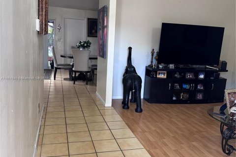 Casa en venta en Miami, Florida, 4 dormitorios, 180.97 m2 № 1348378 - foto 14