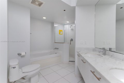 Condominio en venta en Miami, Florida, 2 dormitorios, 111.2 m2 № 1348379 - foto 9