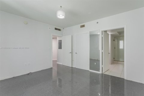 Condominio en venta en Miami, Florida, 2 dormitorios, 111.2 m2 № 1348379 - foto 13