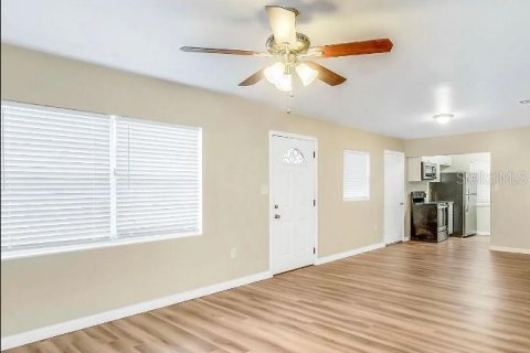 Casa en venta en Orlando, Florida, 4 dormitorios, 121.52 m2 № 1349739 - foto 3