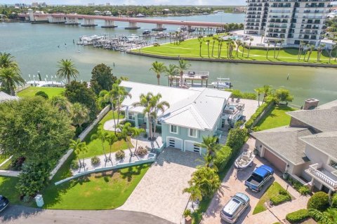 Villa ou maison à vendre à New Smyrna Beach, Floride: 6 chambres, 386.85 m2 № 1349653 - photo 2