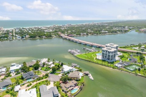 House in New Smyrna Beach, Florida 6 bedrooms, 386.85 sq.m. № 1349653 - photo 9