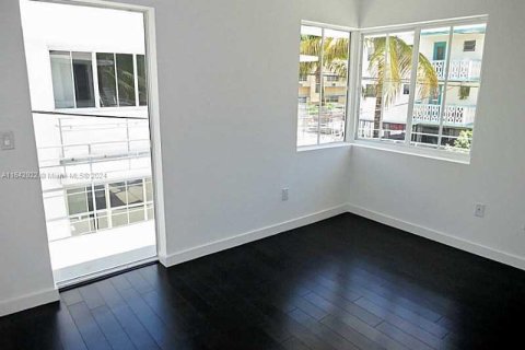 Condominio en venta en Miami Beach, Florida, 1 dormitorio, 39.58 m2 № 1321650 - foto 3