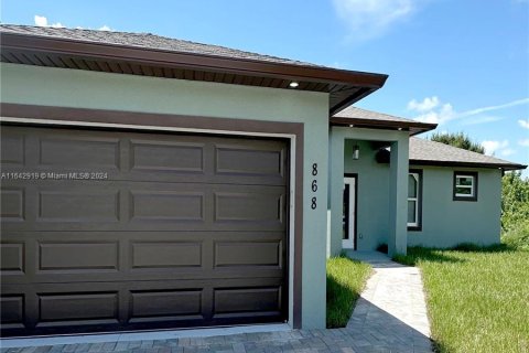 Casa en venta en Lehigh Acres, Florida, 4 dormitorios № 1321647 - foto 2