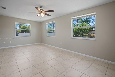 House in Port St. Lucie, Florida 3 bedrooms, 151.06 sq.m. № 1132040 - photo 18