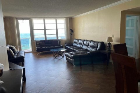 Appartement à louer à Hollywood, Floride: 2 chambres, 145.86 m2 № 1175586 - photo 6