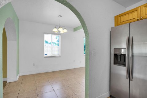 House in Miami, Florida 3 bedrooms, 190.45 sq.m. № 1139231 - photo 30