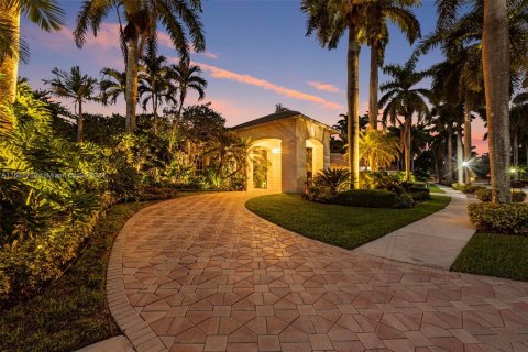 Villa ou maison à vendre à Weston, Floride: 5 chambres, 447.79 m2 № 1375407 - photo 2