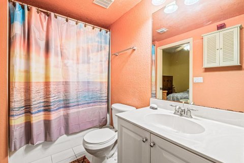 Condo in Riviera Beach, Florida, 2 bedrooms  № 1091964 - photo 11