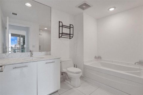 Condominio en venta en Miami, Florida, 1 dormitorio, 68.56 m2 № 1377659 - foto 9