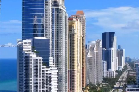 Copropriété à vendre à Sunny Isles Beach, Floride: 51.19 m2 № 1292855 - photo 1