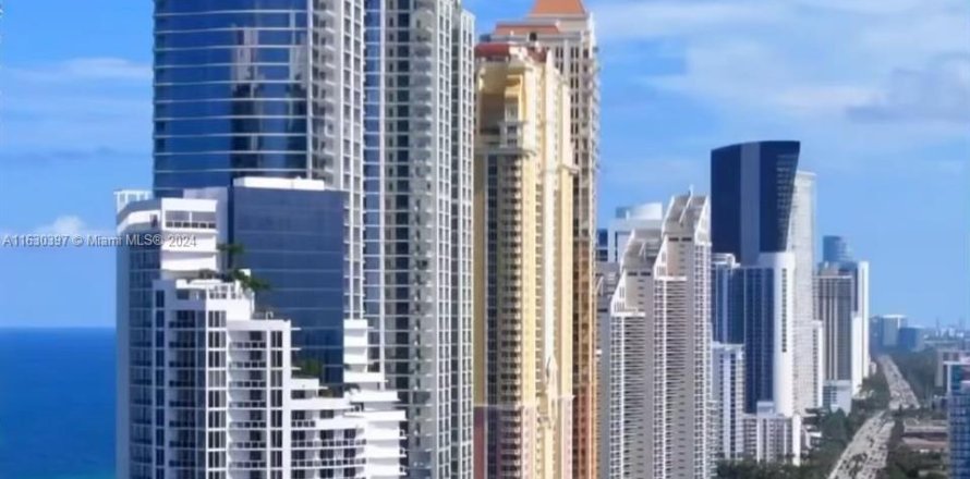 Estudio en el Condominio en Sunny Isles Beach, Florida  № 1292855