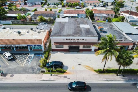 Propiedad comercial en venta en Miami, Florida № 1235067 - foto 5