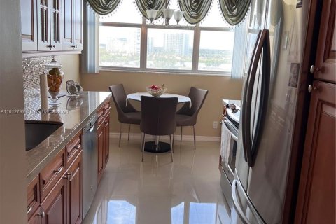 Condominio en venta en Hallandale Beach, Florida, 1 dormitorio, 91.23 m2 № 1235068 - foto 8