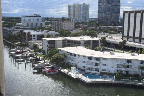 Condominio en venta en Hallandale Beach, Florida, 1 dormitorio, 91.23 m2 № 1235068 - foto 22