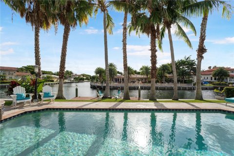 Villa ou maison à vendre à Coral Gables, Floride: 4 chambres, 358.05 m2 № 778812 - photo 7