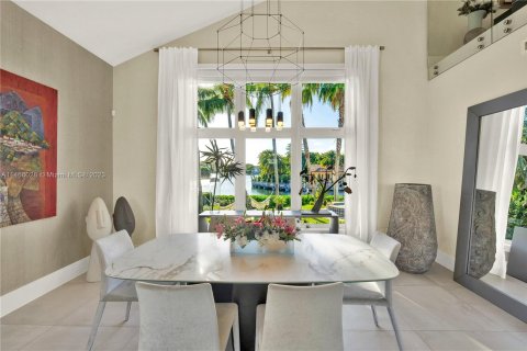 Villa ou maison à vendre à Coral Gables, Floride: 4 chambres, 358.05 m2 № 778812 - photo 24