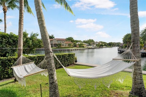 Villa ou maison à vendre à Coral Gables, Floride: 4 chambres, 358.05 m2 № 778812 - photo 13