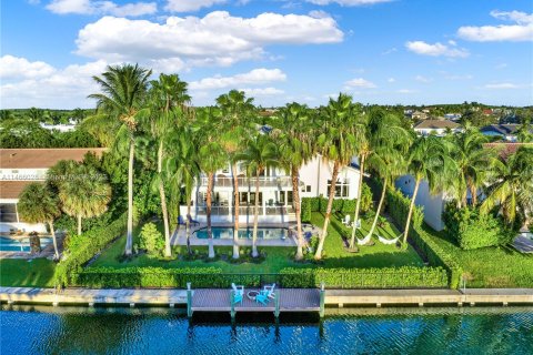 Villa ou maison à vendre à Coral Gables, Floride: 4 chambres, 358.05 m2 № 778812 - photo 1