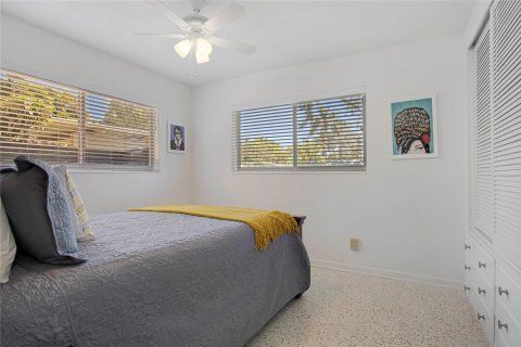 House in Wilton Manors, Florida 3 bedrooms, 117.15 sq.m. № 890522 - photo 20