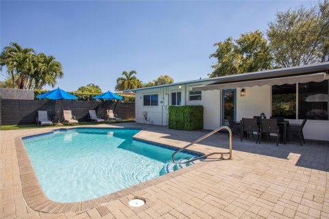 House in Wilton Manors, Florida 3 bedrooms, 117.15 sq.m. № 890522 - photo 5