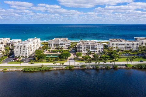 Condo in Palm Beach, Florida, 2 bedrooms  № 1209237 - photo 7