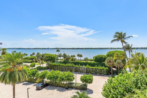 Condo in Palm Beach, Florida, 2 bedrooms  № 1209237 - photo 25