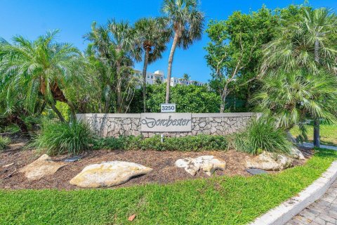 Condo in Palm Beach, Florida, 2 bedrooms  № 1209237 - photo 21