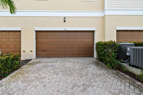 Townhouse in Jupiter, Florida 2 bedrooms, 143.26 sq.m. № 1209274 - photo 12