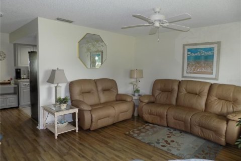 Casa en venta en Summerfield, Florida, 2 dormitorios, 128.21 m2 № 1346310 - foto 2