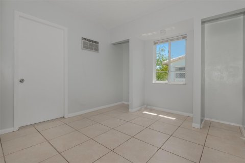 House in Hollywood, Florida 2 bedrooms, 69.58 sq.m. № 1186266 - photo 6