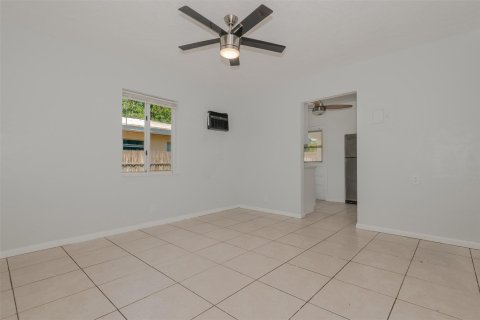 House in Hollywood, Florida 2 bedrooms, 69.58 sq.m. № 1186266 - photo 20