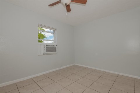 House in Hollywood, Florida 2 bedrooms, 69.58 sq.m. № 1186266 - photo 8