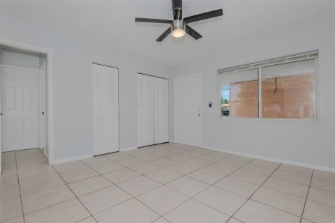 House in Hollywood, Florida 2 bedrooms, 69.58 sq.m. № 1186266 - photo 18