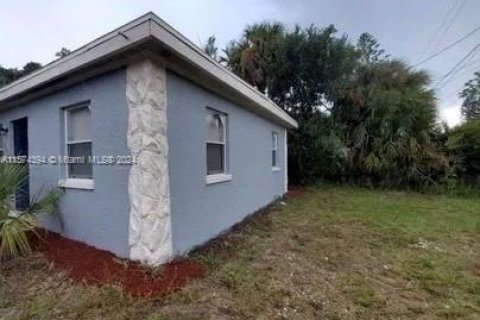 Купить коммерческую недвижимость в Форт Майерс, Флорида № 1141083 - фото 5