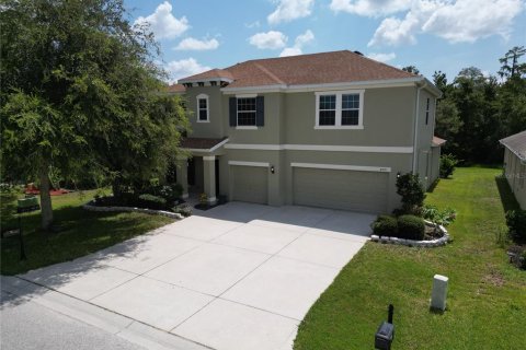 House in New Port Richey, Florida 5 bedrooms, 292.83 sq.m. № 1340116 - photo 2