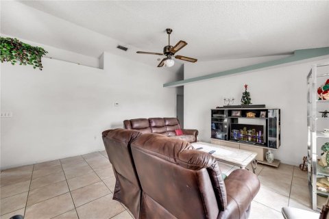 Casa en venta en Kissimmee, Florida, 3 dormitorios, 143.81 m2 № 1340086 - foto 10