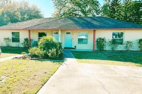 Commercial property in Winter Haven, Florida 8 bedrooms, 156.08 sq.m. № 1392213 - photo 1