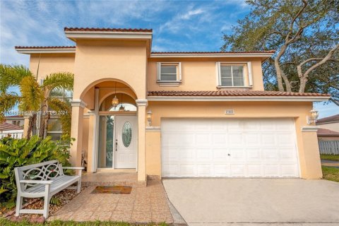 Adosado en venta en Pembroke Pines, Florida, 3 dormitorios, 148.64 m2 № 1332206 - foto 1