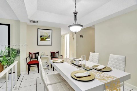 Condominio en venta en Lauderhill, Florida, 2 dormitorios, 117.06 m2 № 1099677 - foto 4