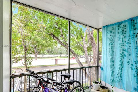 Condominio en venta en Lauderhill, Florida, 2 dormitorios, 117.06 m2 № 1099677 - foto 24