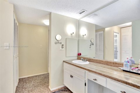 Condominio en venta en Lauderhill, Florida, 2 dormitorios, 117.06 m2 № 1099677 - foto 20