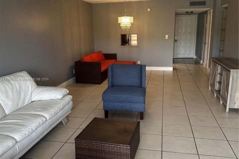 Condominio en venta en Lauderhill, Florida, 2 dormitorios, 111.48 m2 № 1099716 - foto 3