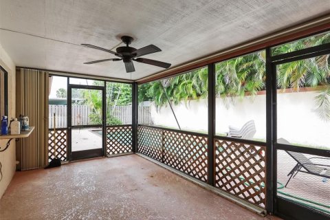 House in Deerfield Beach, Florida 3 bedrooms, 151.99 sq.m. № 1346776 - photo 16