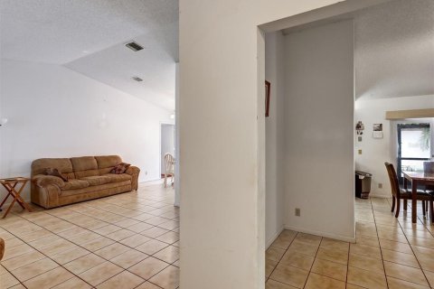 Casa en venta en Deerfield Beach, Florida, 3 dormitorios, 151.99 m2 № 1346776 - foto 4