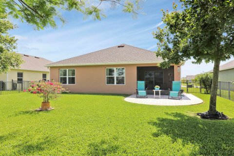 House in Vero Beach, Florida 4 bedrooms, 169.83 sq.m. № 1221624 - photo 4