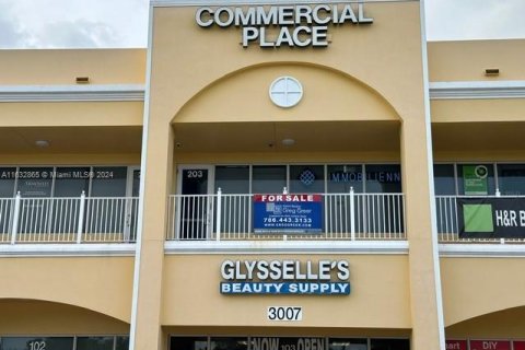 Commercial property in Fort Lauderdale, Florida № 1305480 - photo 14