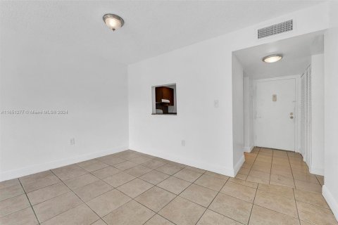 Condo in Deerfield Beach, Florida, 2 bedrooms  № 1333450 - photo 24