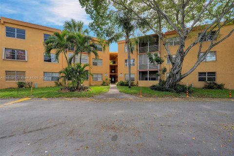 Condo in Deerfield Beach, Florida, 2 bedrooms  № 1333450 - photo 29